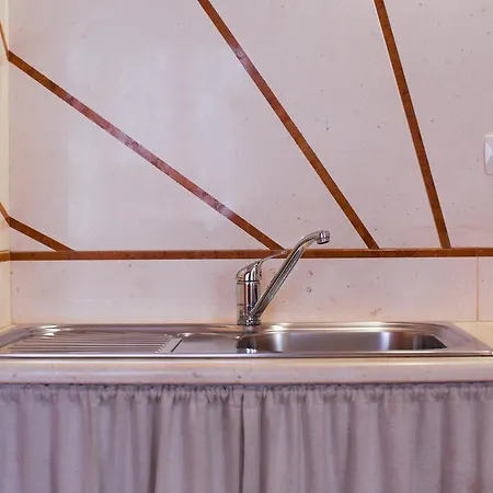 Marisal Aparthotel 2*